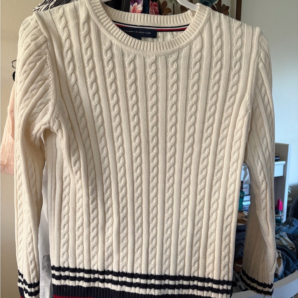 Tommy Hilfiger Cream Cable-Knit Crew Sweater with Navy & Red Trim